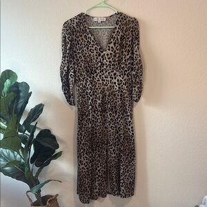 Emma & Michelle size Large Leopard Print V-Neck Dress